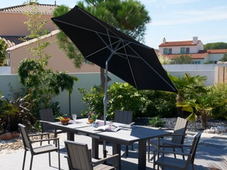 Image Parasol inclinable aluminium noir a manivelle Ø270cm toile coloris noir