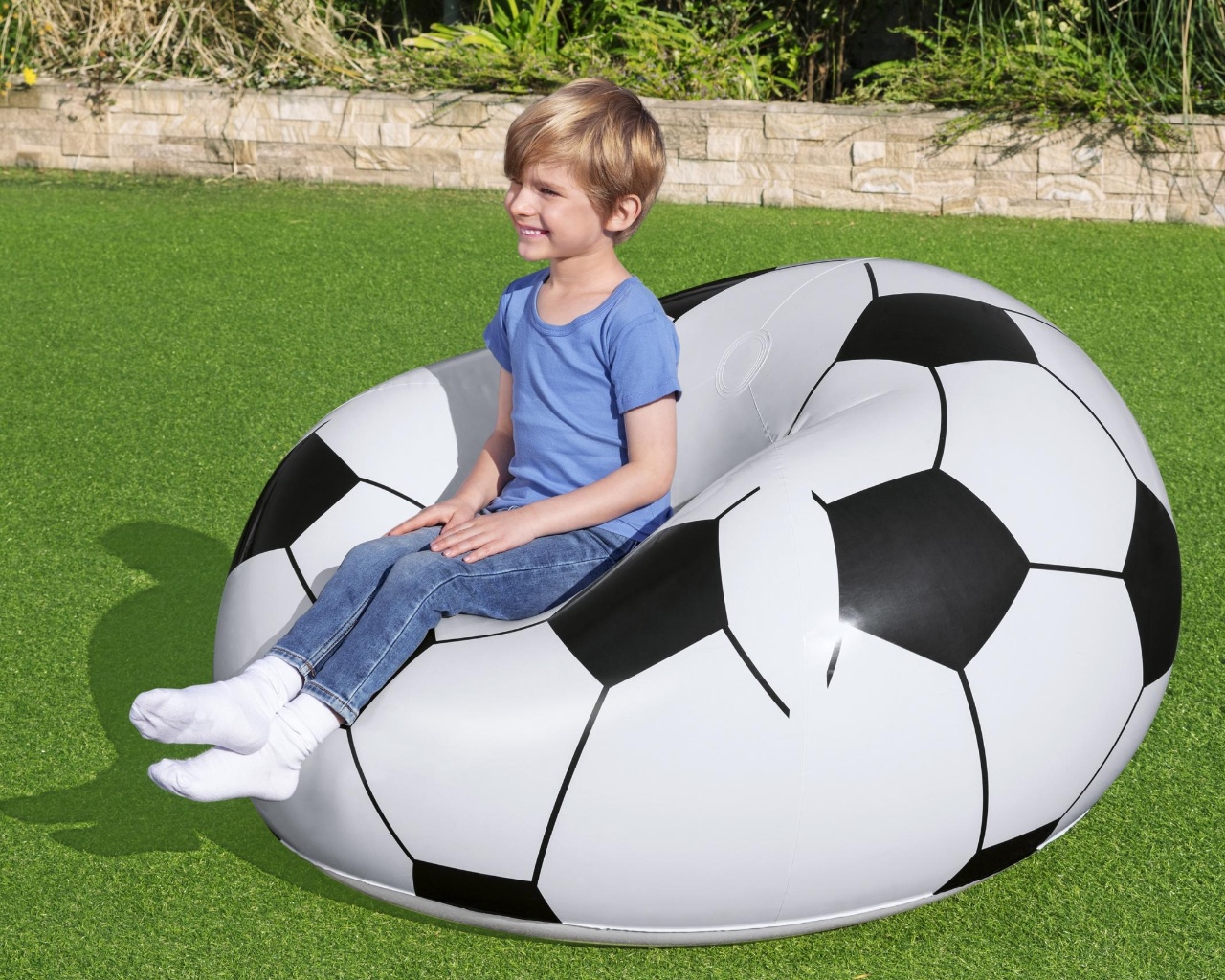 Fauteuil pouf gonflable Bestway ballon de football Up In & Over 114 x 112 x  66 cm. Livraison express