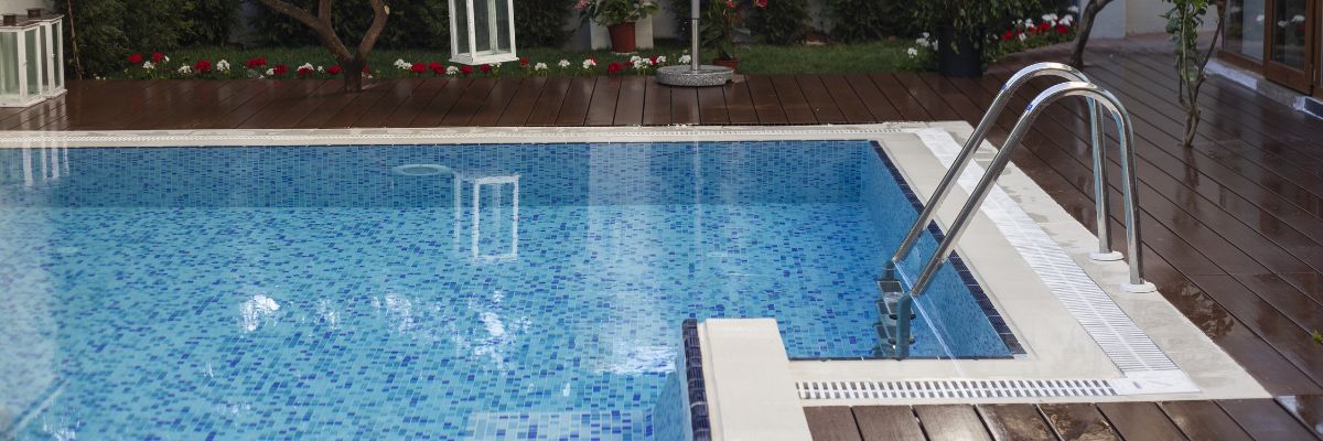 Floculant piscine : fonctionnement, avantages et types - Marché de